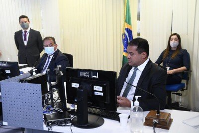 Senador Weverton Rocha (D), em sessão deliberativa remota do Senado, em 2020 -  (crédito:  Marcos Oliveira/Agência Senado)