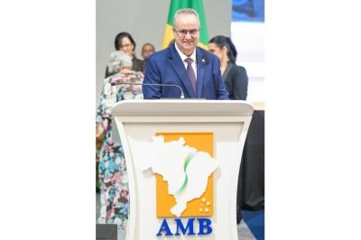 
Nelson Missias durante a cerimônia de posse, em Brasília, para novo mandato de três anos na presidência da Escola Nacional da Magistratura -  (crédito: Divulgação)