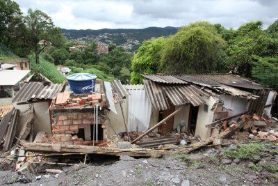 A casa em que Luigi morava foi atingida por desabamento provocado pelo excesso de umidade devido &agrave; chuva forte que atingiu Sabar&aacute; -  (crédito: Edesio Ferreira/EM/D.A Press. Brasil. Sabara - MG)