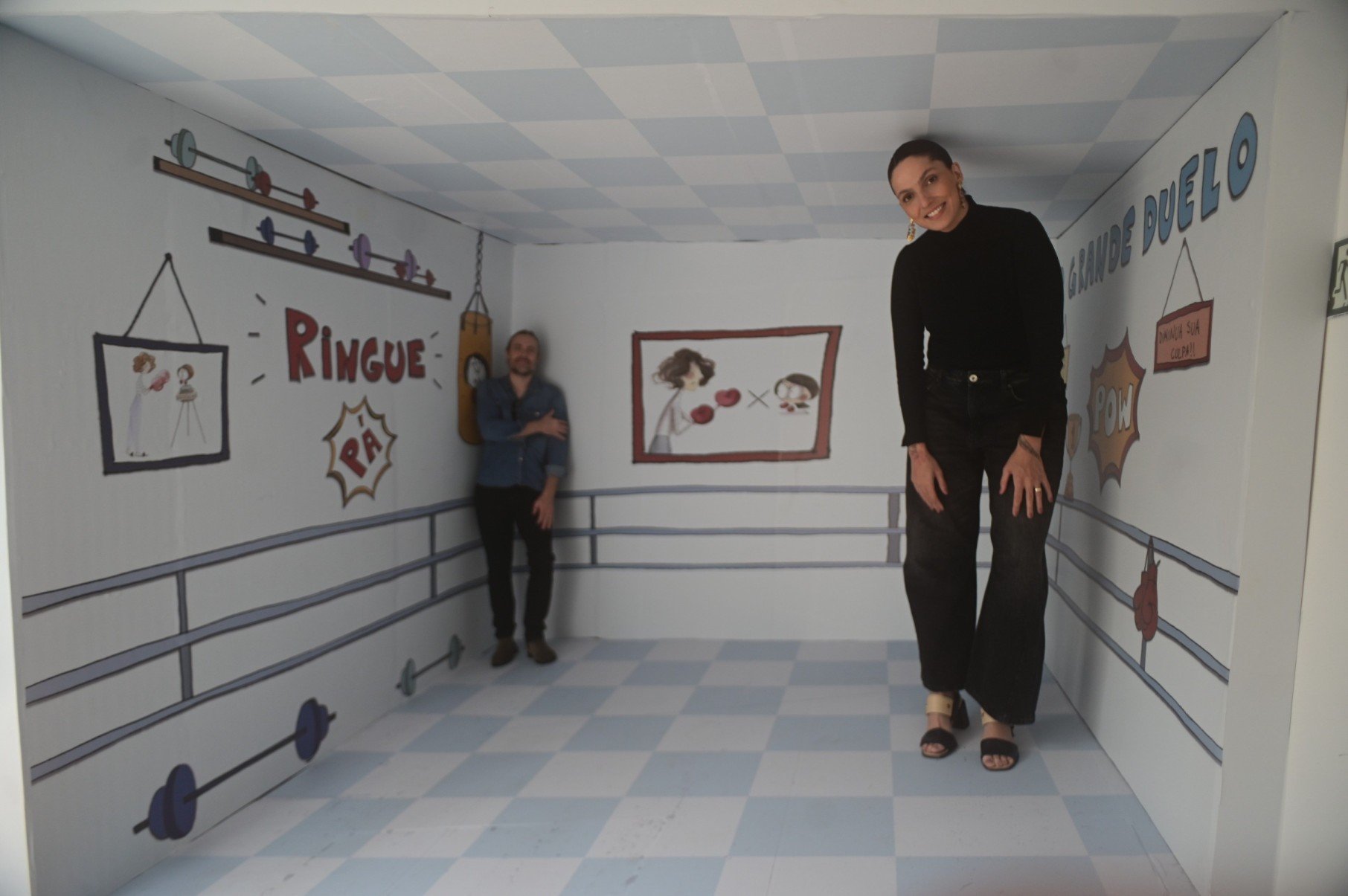 A mostra ocupa o primeiro andar do palácio e foi desenvolvida pelo arquiteto e cenógrafo Alexandre Rousset, em parceria com o departamento de História da PUC Minas.