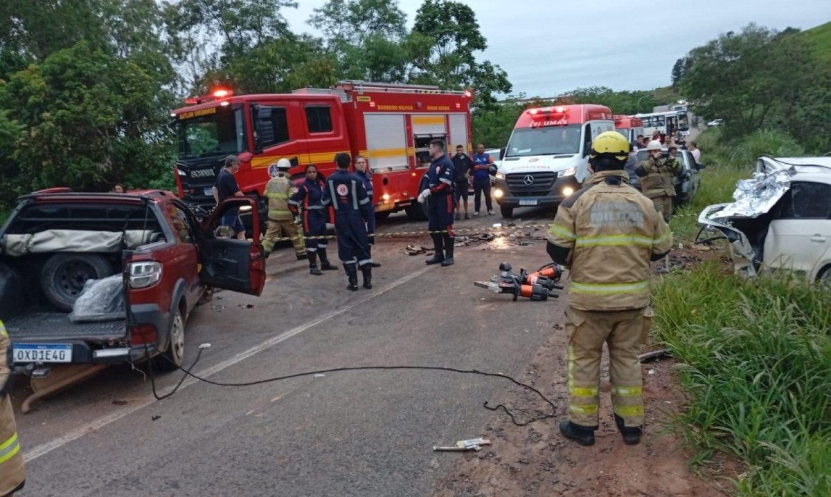 Acidente ocorreu na BR-120, no trevo de S&atilde;o Geraldo, zona rural de Visconde do Rio Branco (MG)