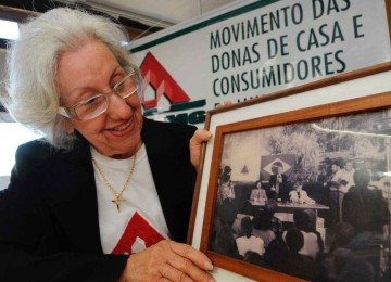 Lúcia Pacífico foi fundadora do Movimento das Donas de Casa e Consumidores de Minas Gerais e uma das criadoras do Código de Defesa do Consumidor -  (crédito: Beto Magalhaes/EM (15/06/2012))