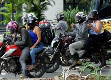 Condutores de moto e passageiros: PL aprovado na Câmara de bh estabelece a instalação de pontos de descanso para os motociclistas de app -  (crédito: Jair Amaral/EM/D.A Press)