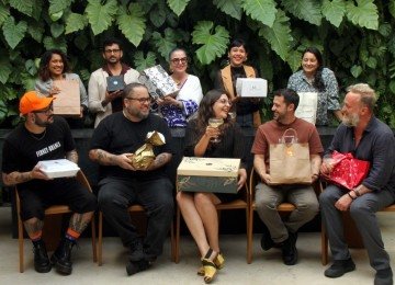 Muitos participantes não se conheciam pessoalmente e aproveitaram a oportunidade para confraternizar neste fim de ano -  (crédito: Jair Amaral/EM/D.A/Press)