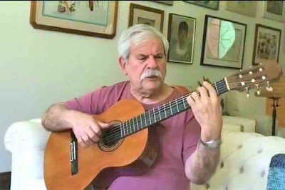 Aos 82 anos, o compositor e violonista Dori Caymmi lançou um novo trabalho, o álbum “Utopia”, pela gravadora Biscoito Fino. Ele aproveitou o momento para refletir, em tom duro, sobre o estado atual da música brasileira. 
 -  (crédito:  reprodução do instagram @ dori_caymmi_oficial_)