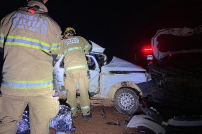 Batida entre carros deixa três mortos em Manhuaçu, na Zona da Mata -  (crédito: CBMMG)