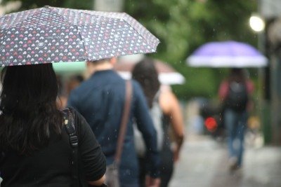Belo Horizonte est&aacute; em alerta para pancadas de chuva nesta sexta-feira (19/12), de acordo com a Defesa Civil municipal -  (crédito: Marcos Vieira /EM/DA. Press. Brasil. Belo Horizonte - MG)