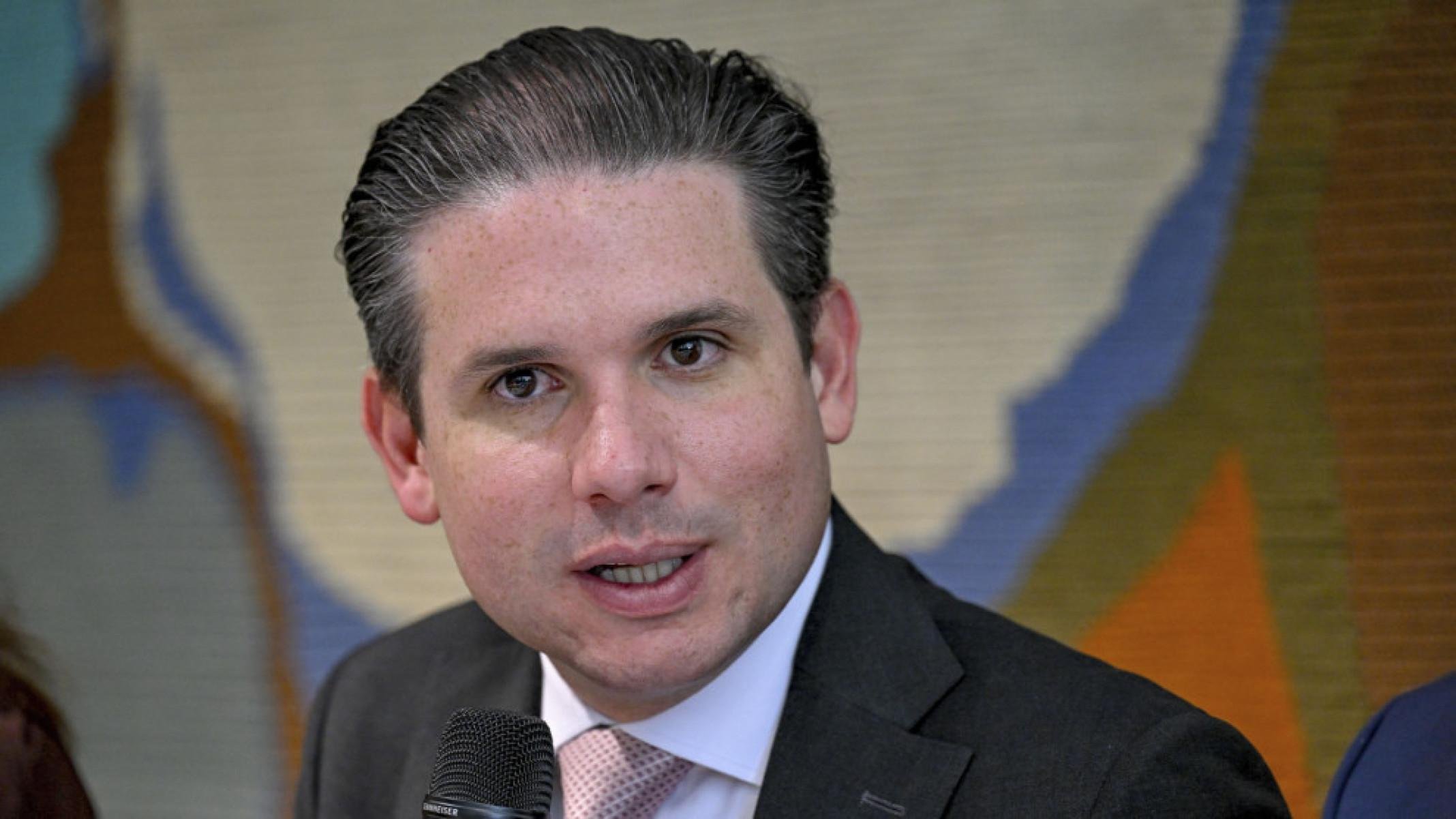 Os planos de Hugo Motta para melhorar relação com os Poderes e a imprensa em 2026 - Platobr Politica