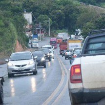 A BR-381 em um dos percursos mais críticos do eixo Norte, entre BH, Sabará e Santa Luzia: curvas, tráfego intenso e movimento de pedestres

 -  (crédito: Gladyston Rodrigues/EM/D.A Press - 3/1/2025)