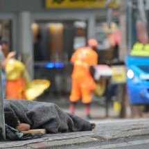 Nos grandes centros urbanos é cada vez maior o número de pessoas que vivem à margem da sociedade e sofrendo abandonos, perdas e extrema miséria -  (crédito: Gladyston Rodrigues/EM/D.A Press)