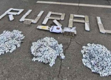 PM do DF expõe drogas encontradas em malas de viagem -  (crédito: PMDF/Divulgação)