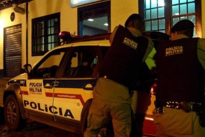 A Polícia Militar vem realizando buscas pelos assassinos desde a noite de sexta-feira -  (crédito: PMMG)