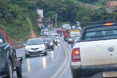 A BR-381 em um dos percursos mais críticos do eixo Norte, entre BH, Sabará e Santa Luzia: curvas, tráfego intenso e movimento de pedestres

 -  (crédito: Gladyston Rodrigues/EM/D.A Press - 3/1/2025)