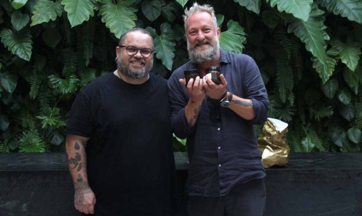 Zito Cavalcante entrega presente para Massimo Battaglini