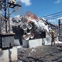 Fogo destrói tanque de óleo na Cemig na Grande BH - CBMMG