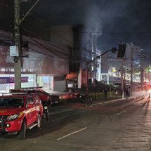 BH: Defesa Civil faz vistoria no prédio que pegou fogo na Raja Gabaglia - CBMMG