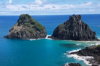 Uma das melhores pedidas para quem curte mar ou cachoeira é o mergulho. E o Brasil possui lugares que são belos e adequados para a prática esportiva e o lazer. Nesta galeria estão alguns dos lugares mais incríveis para aproveitar a natureza ao lado de cardumes, golfinhos e até tubarões.  -  (crédito: Youtube/ CAR.BLOG.BR)
