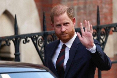 Príncipe Harry, de 41 anos, é filho de Diana (1961-1997) e do Rei Charles III, de 77 anos - atual monarca do Reino Unido -  (crédito: Henry Nicholls/AFP)
