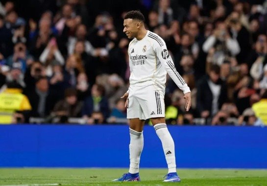 Mbappé manda recado a CR7 após igualar recorde histórico pelo Real Madrid