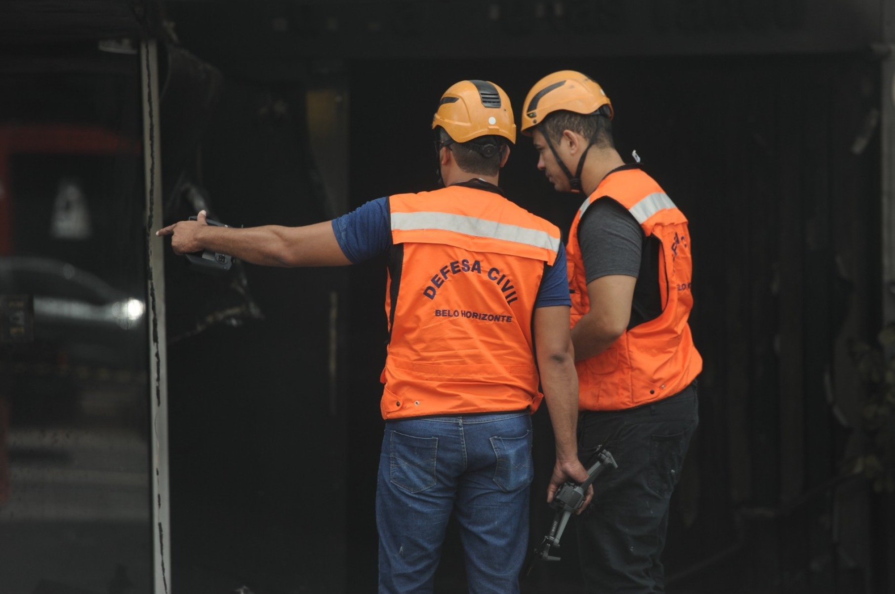 Incêndio atinge prédio da Emive na Raja Gabaglia, em BH-Alexandre Guzanshe/EM/D/A.Press