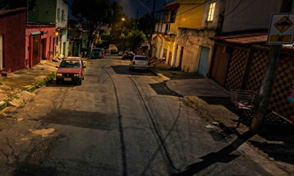 O homem foi morto em um passeio da Rua Candeia, em Contagem, enquanto participava de um churrasco -  (crédito: Reprodução/Google StreetView)