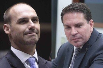 Sem mandato, sem documento: cancelados passaportes diplomáticos de Eduardo e Ramagem