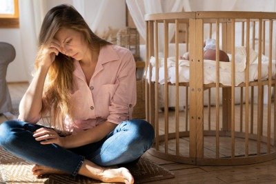 A depress&atilde;o p&oacute;s-parto &eacute; uma realidade para muitas m&atilde;es, que se sentem exaustas e sobrecarregadas com os desafios da maternidade. -  (crédito: Freepik)