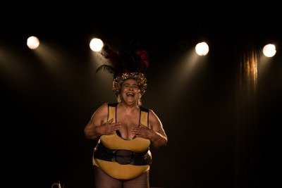 A belo-horizontina Teuda Bara, de 84 anos, nasceu Teuda Magalh&atilde;es Fernandes. Foi atriz, trabalhou em teatro, cinema e televis&atilde;o e, ainda, foi uma das fundadoras do Grupo Galp&atilde;o. -  (crédito: Luiza Palhares/Divulga&ccedil;&atilde;o)