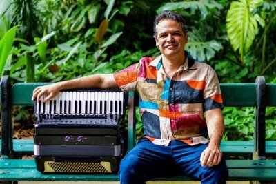 Marcelo Caldi escolheu junto com o filho de Chico Mário músicas além do xote e do forró e preparou os arranjos -  (crédito: Cyntia Santos/Divulgação)