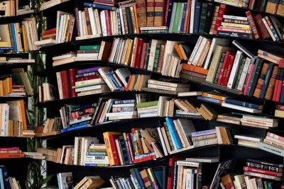 O prêmio Cidade de Belo Horizonte se divide nas categorias Conto e Poesia, enquanto o João-de-Barro premiará Texto Literário e Livro Ilustrado  -  (crédito: JOEL SAGET / AFP)