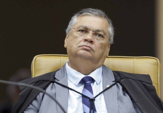 Drops da semana: emendas cortadas, Bolsonaro aguarda cirurgia e ministro toma posse