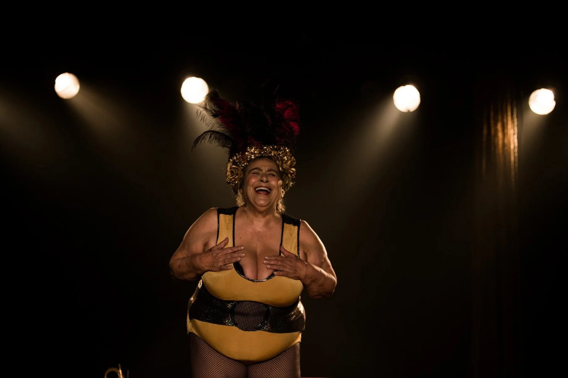 A belo-horizontina Teuda Bara, de 84 anos, nasceu Teuda Magalh&atilde;es Fernandes. Foi atriz, trabalhou em teatro, cinema e televis&atilde;o e, ainda, foi uma das fundadoras do Grupo Galp&atilde;o.