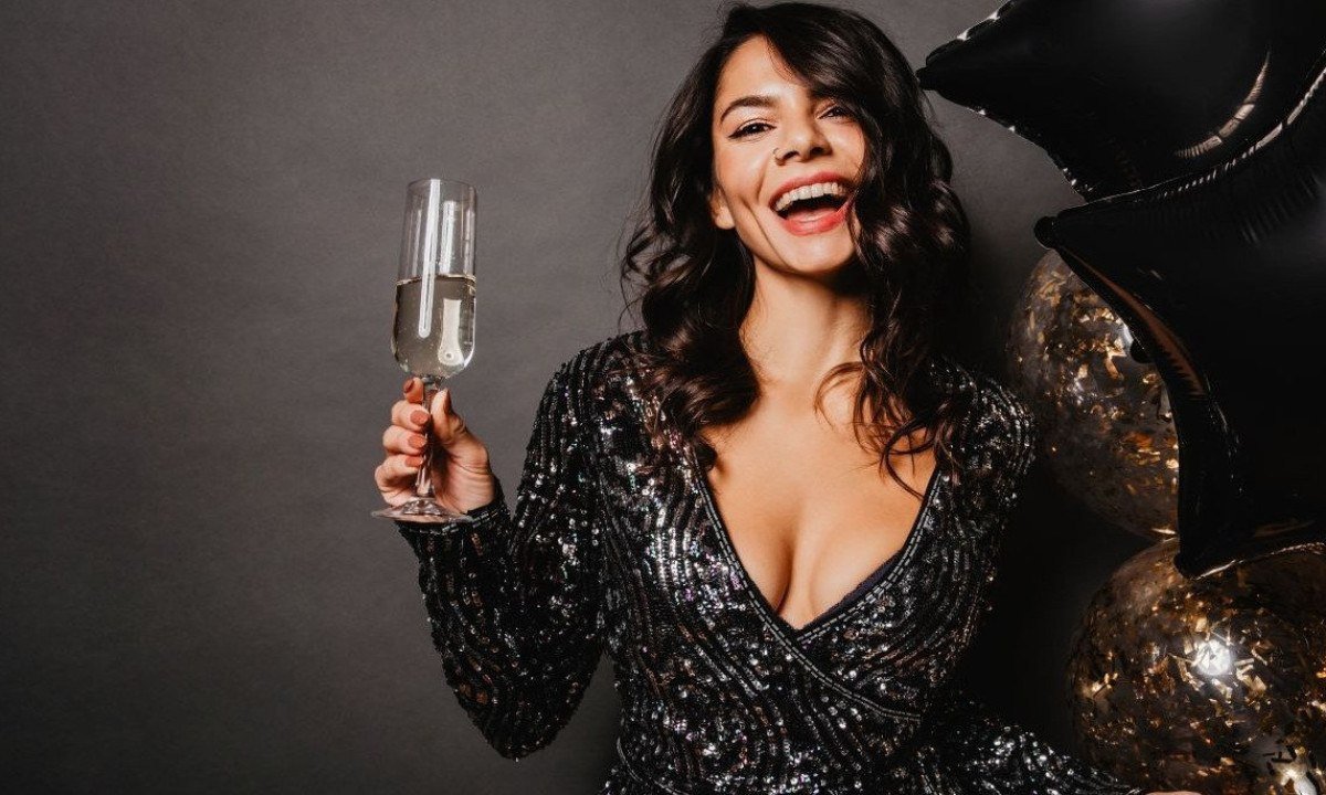 Você usaria preto no Ano Novo? Saiba o significado da cor - FreePik