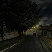 Adolescentes armados tentam fugir, atiram contra a polícia, mas são detidos - Reprodução Google StreetView