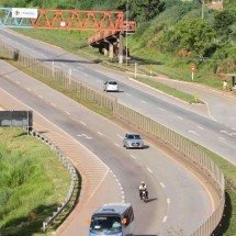 Na MG-050, curvas fechadas após trechos de retas são um dos elementos que exigem atenção  -  (crédito: Edésio Ferreira/EM/D.A Press)