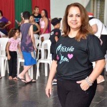 A designer de interiores Jacqueline Galdino viu a necessidade que as  pessoas passam na fila de hospitais e se engajou no trabalho social -  (crédito: Ramon Lisboa/EM/D.A Press)