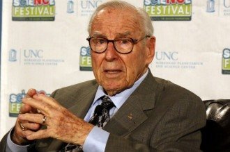 Morte de Jim Lovell reacendeu memória das missões Apollo para a Lua