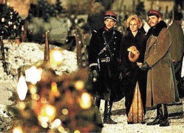 Cena do Filme Feliz natal, que retrata trégua entre ingleses/Franceses e alemães, em 1914 -  (crédito: Reprodução)