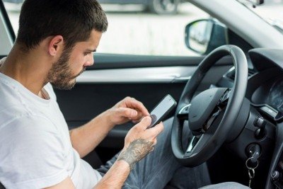 O aplicativo 'CNH do Brasil' permite acessar o documento digital diretamente pelo smartphone, oferecendo praticidade aos motoristas. -  (crédito: Freepik)
