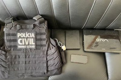 Mandado de busca e apreensão foi cumprido em Caratinga

 -  (crédito: PCMG/Divulgação)