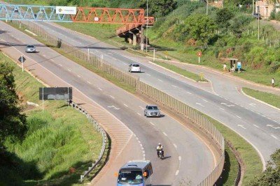 Na MG-050, curvas fechadas após trechos de retas são um dos elementos que exigem atenção  -  (crédito: Edésio Ferreira/EM/D.A Press)