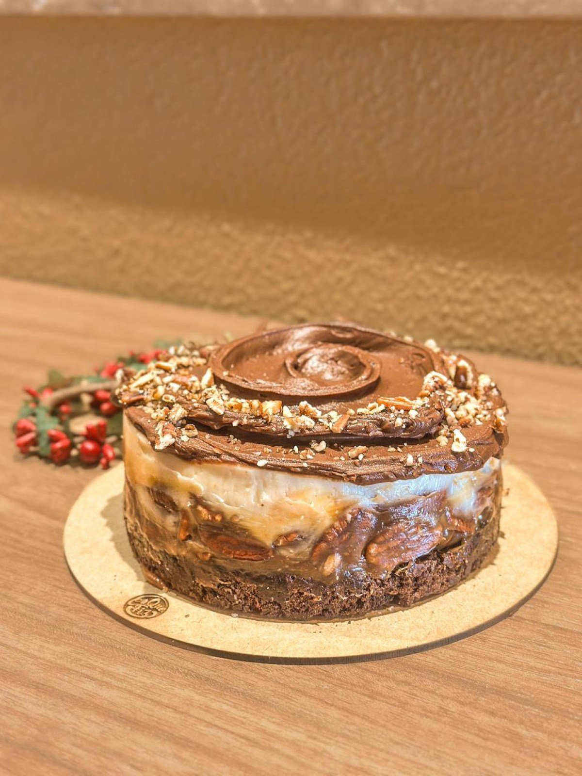 As nozes s&atilde;o protagonistas na torta de Natal da confeitaria Eu Que Fiz, que faz parte da ceia do dono, Saulo Chiabi  