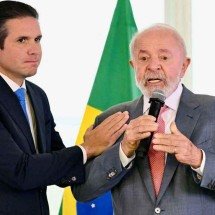 Lula ganha de Motta presente de Natal de R$ 20 bi em aumento de receita - Evaristo Sá/AFP – 3/2/25