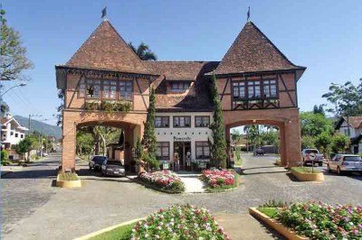 Em uma região rural da cidade de Pomerode, em Santa Catarina, está localizada uma vila que se destaca pelo seu valor histórico e cultural. Trata-se da Rota do Enxaimel.  -  (crédito: Flickr/Marinelson Almeida)