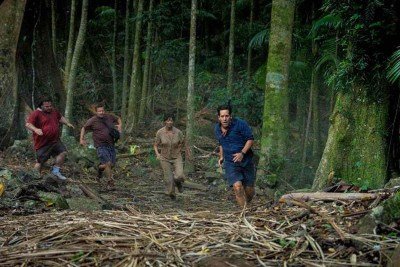 Os atores Steve Zahn, Jack Black, Thandiwe Newton e Paul Rudd interpretam amigos que passam a ser perseguidos na Amazônia, quando tentam refilmar 'Anaconda' -  (crédito: Sony Pictures/Divulgação)