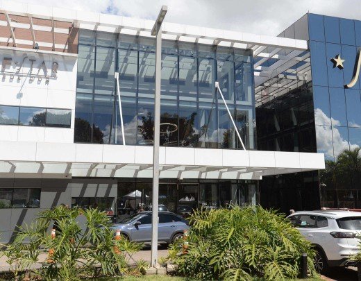 Na próxima segunda-feira (29), Bolsonaro deverá ser reavaliado para checar a necessidade de procedimento para tratar dos soluços -  (crédito: Minervino Júnior/CB/D.A.Press)