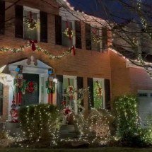 Família é multada por decoração de Natal em condomínio; entenda - ABC News / reprodução