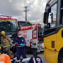 Grande BH: mulher atropelada por ônibus em Contagem está em estado grave - Reprodu&ccedil;&atilde;o CBMMG