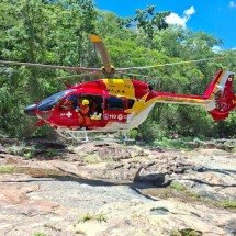 Grande BH: homem sofre queda na Cachoeira das Lajes e tem politraumatismo - Reprodu&ccedil;&atilde;o CBMMG