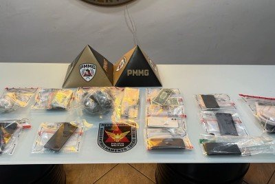 PM apreendeu drogas e outros materiais -  (crédito: PMMG)